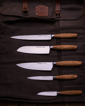 The hand-made blade of the Olive Wood collection is of superior quality, durability and sharpness